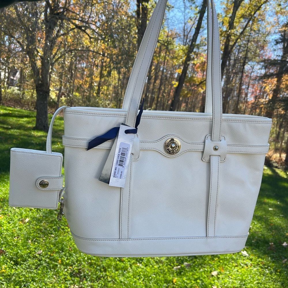 VTG Dooney & Bourke White Key Lock Tote with Card/Key Purse